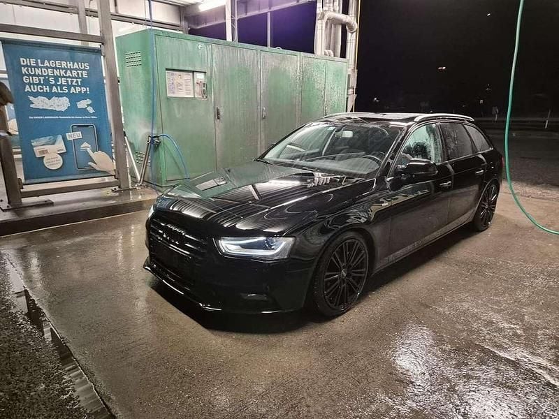 Gebraucht Audi A4 Sport 177 PS (130 kW) 2013 Schwarz Kombi