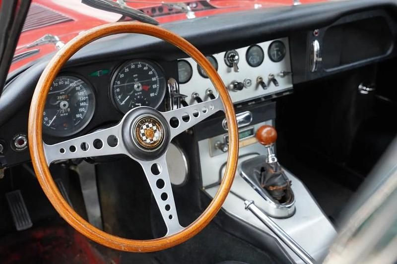 Gebraucht Jaguar E-Type 265 PS (194 kW) 1963 Rot Coupé