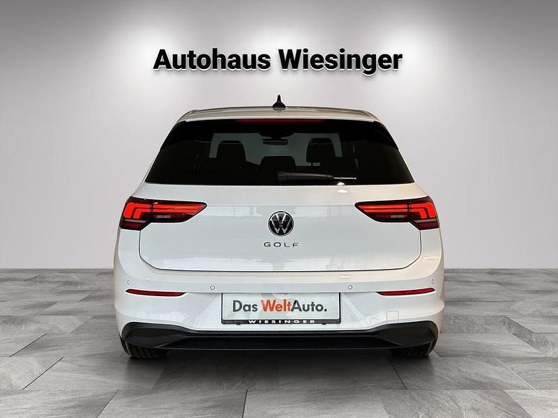Neu VW Golf VIII 115 PS (84 kW) 2026 Weiss  normal