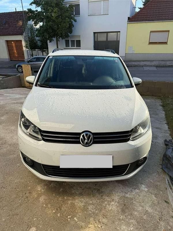 Weiß Gebraucht 2014 VW Touran Van / Kleinbus | € 8.900 (Superpreis) - Bild 1/4
