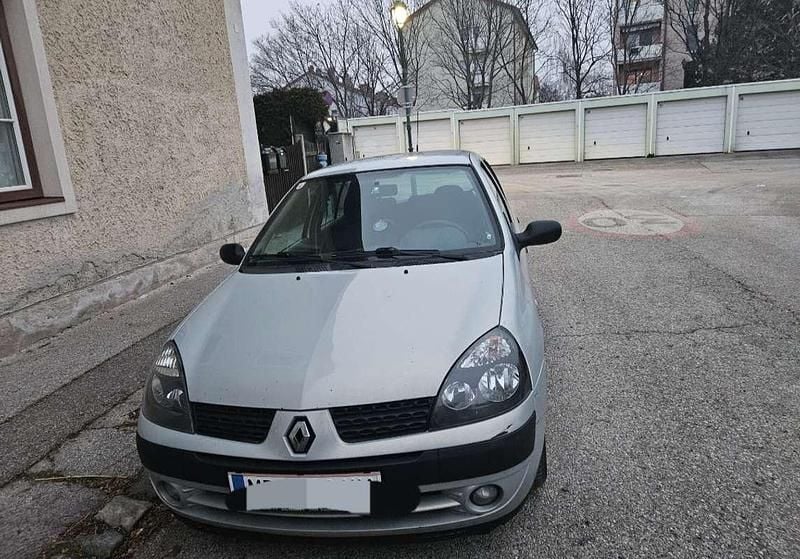 Gebraucht 2003 Renault Clio II Limousine | € 1.999 - Bild 1/4