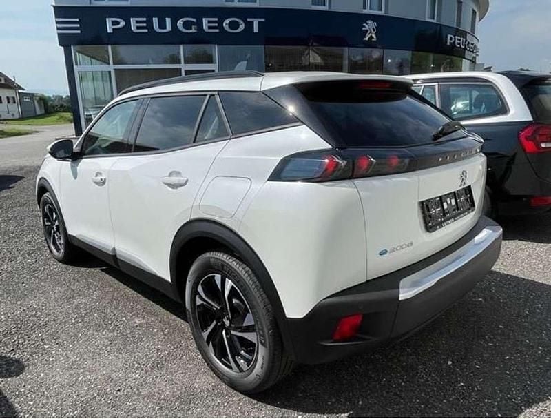 Gebraucht Peugeot e-2008 Allure 100 kW (136 PS) 2021 Weiß SUV