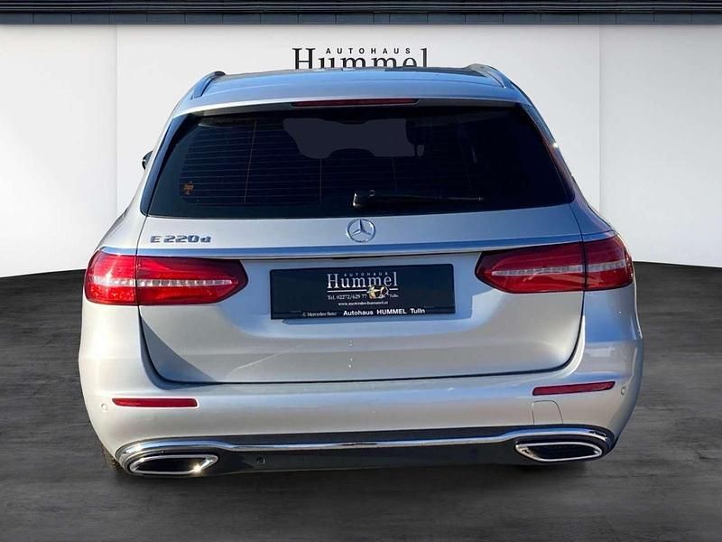 Gebraucht Mercedes E220 194 PS (142 kW) 2017 Silber Kombi