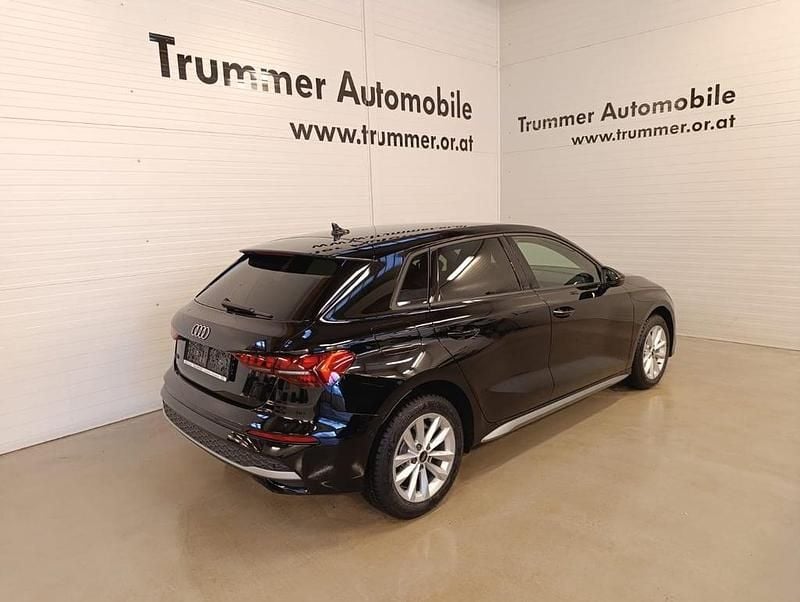 Neu Audi A3 Ambiente 116 PS (85 kW) 2026 Schwarz  normal Limousine