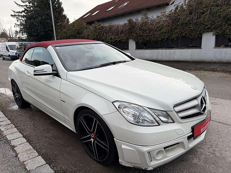 Gebraucht Mercedes E220 170 PS (125 kW) 2011 Weiß Cabrio