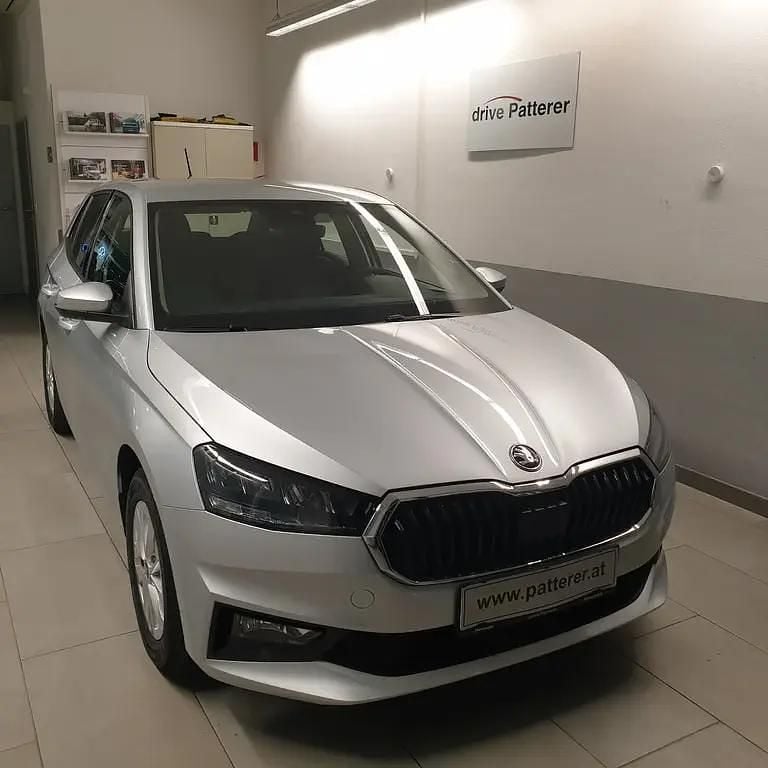 Neu Skoda Fabia Selection 95 PS (69 kW) 2025 Silber  metallic Kleinwagen