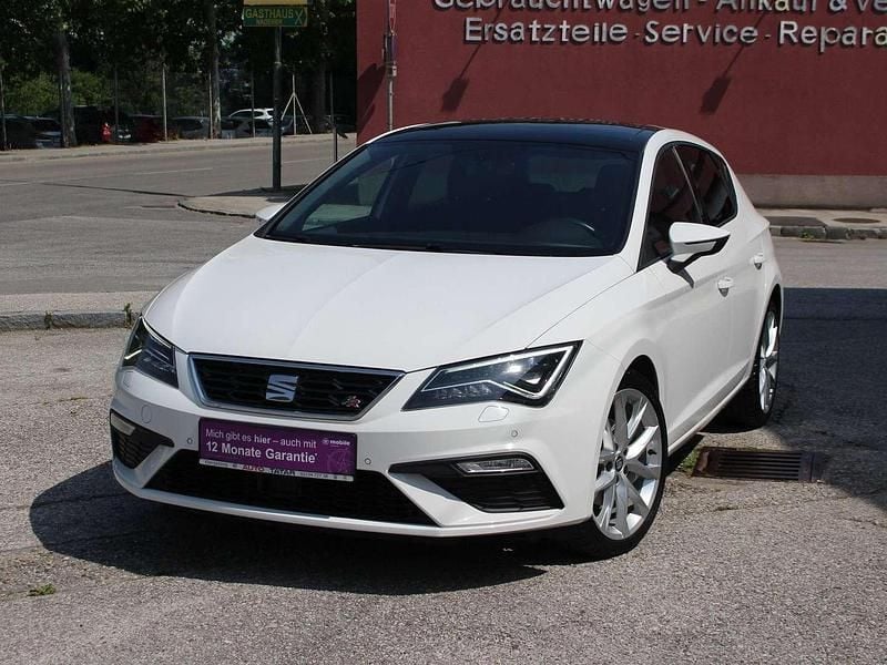 Weiß Gebraucht 2018 Seat Leon FR Limousine | € 17.890 (Fairer Preis) - Bild 1/4