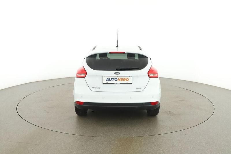 Gebraucht Ford Focus Titanium 125 PS (91 kW) 2015 Weiß Limousine