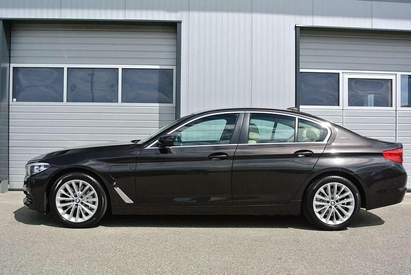 Gebraucht BMW 530e Sport Line 184 PS (135 kW) 2019 Grau Limousine
