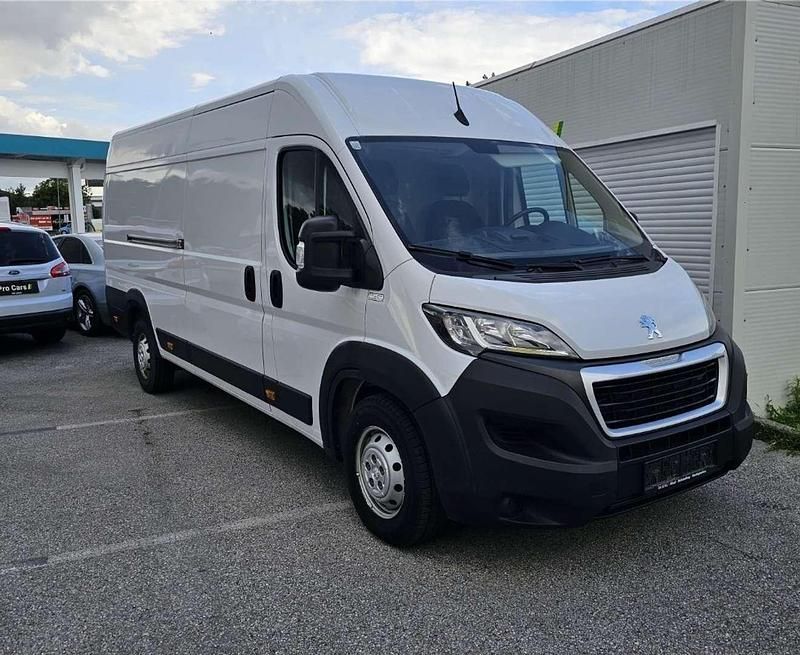 Weiß Gebraucht 2022 Peugeot Boxer Van | € 31.490 (Teuer) - Bild 1/4