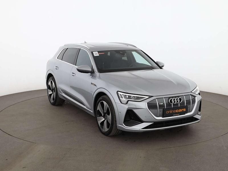 Gebraucht Audi e-tron S-Line 230 kW (313 PS) 2022 Silber SUV