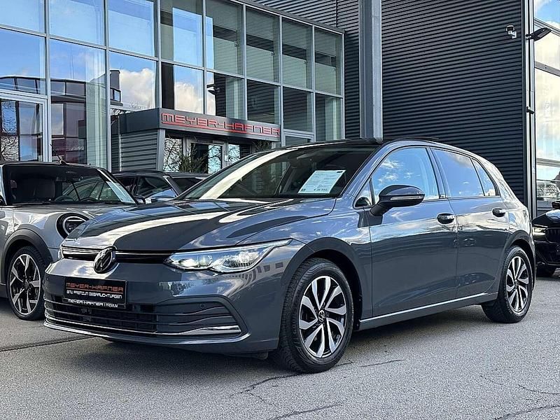 Gebraucht VW Golf VIII Style 150 PS (110 kW) 2022 Grau Limousine