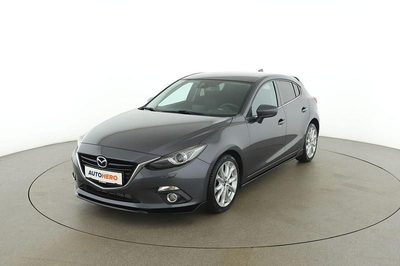Grau Gebraucht 2015 Mazda 3 Limousine | € 13.790 (Etwas zu teuer) - Bild 1/3