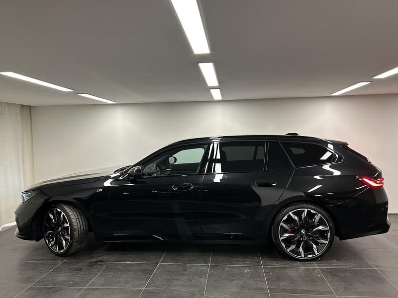 Gebraucht BMW 540 M Sport 303 PS (222 kW) 2025 Schwarz Kombi