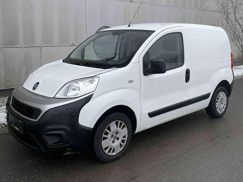 Weiß Gebraucht 2017 Fiat Fiorino Van / Kleinbus | € 3.600 (Superpreis) - Bild 1/4