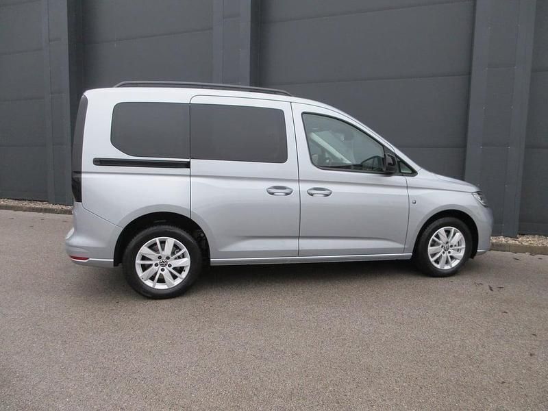 Neu VW Caddy Life 150 PS (110 kW) 2025 Mittelgrau  normal Van / Kleinbus