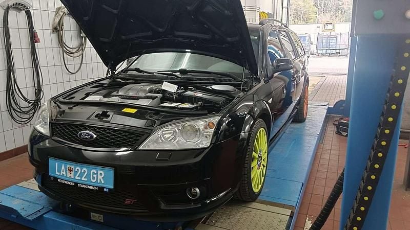 Gebraucht Ford Mondeo ST 226 PS (166 kW) 2002 Kombi