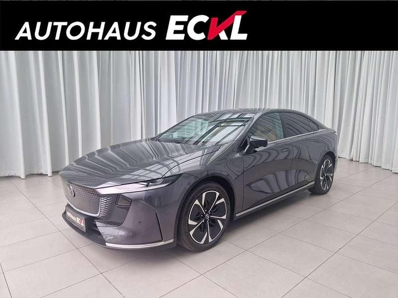 Grau Neu 2025 Mazda 6e Takumi-Line Limousine | € 44.990 (Fairer Preis) - Bild 1/4