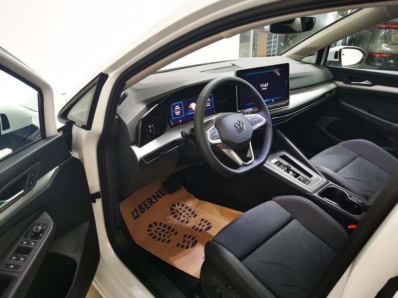 Gebraucht VW Golf VIII Life 115 PS (84 kW) 2024 Weiss  normal Kombi