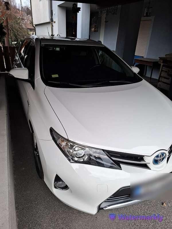 Gebraucht Toyota Auris Active 99 PS (72 kW) 2015 Weiß Limousine