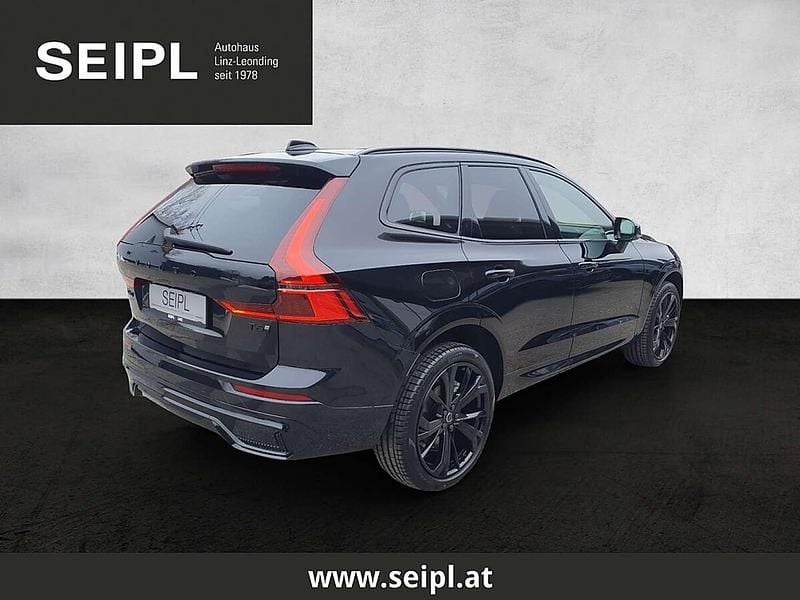 Neu Volvo XC60 Plus 253 PS (186 kW) 2025 Schwarz SUV