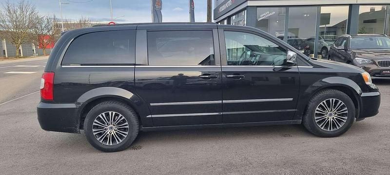 Gebraucht Lancia Voyager S 177 PS (130 kW) 2014 Schwarz Van / Kleinbus