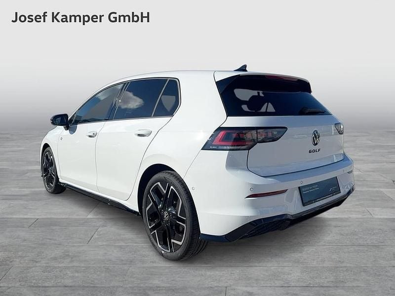 Neu VW Golf VIII Sport 115 PS (84 kW) 2026 Weiss  normal