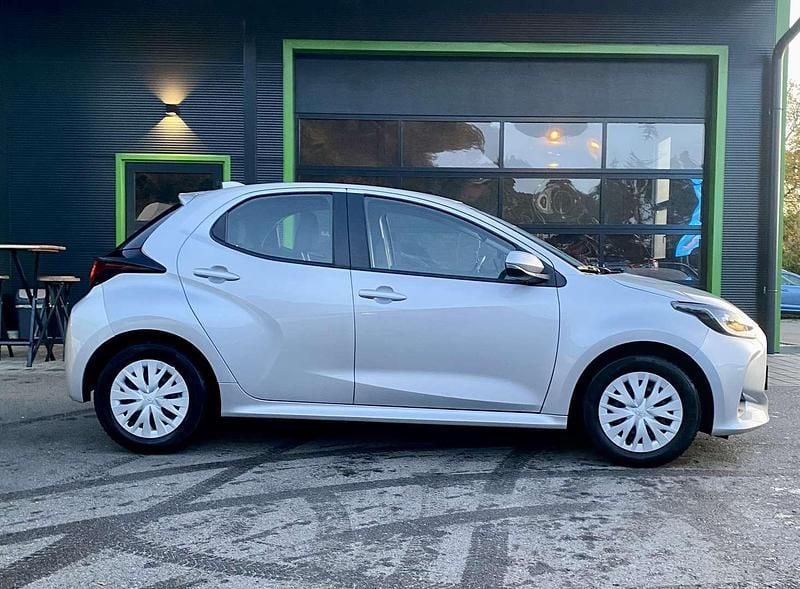 Gebraucht Toyota Yaris 72 PS (52 kW) 2021 Limousine