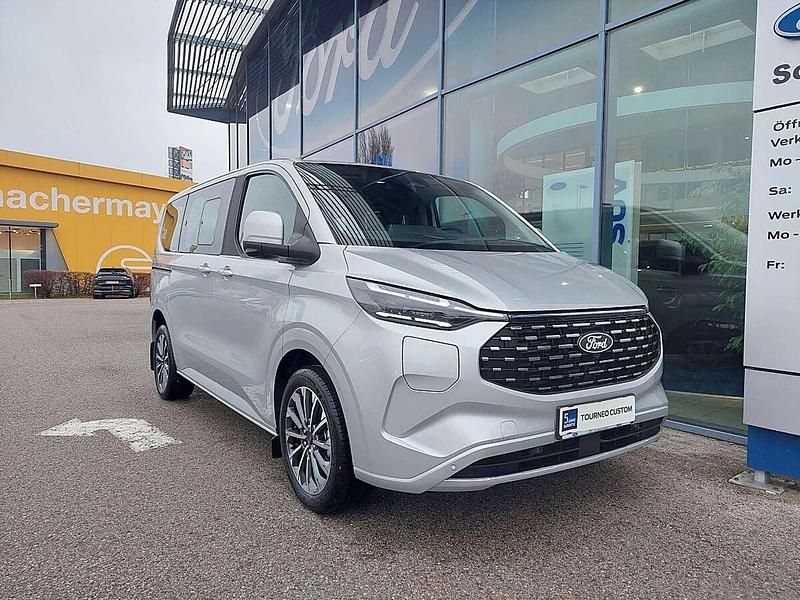 Neu Ford Tourneo Titanium 232 PS (170 kW) 2025 Silber Kombi