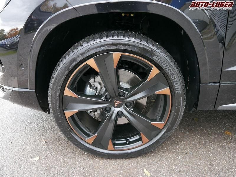 Neu Cupra Ateca 2025 Black magic perleffekt SUV