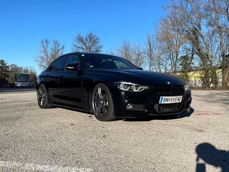 Gebraucht BMW 330 M Sport 258 PS (189 kW) 2016 Schwarz Limousine
