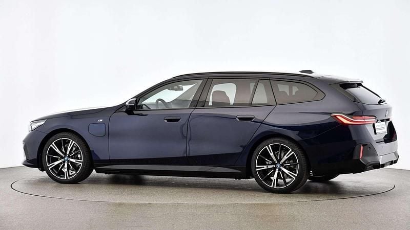 Gebraucht BMW 530e Efficient Dynamics 299 PS (219 kW) 2024 Blau Kombi