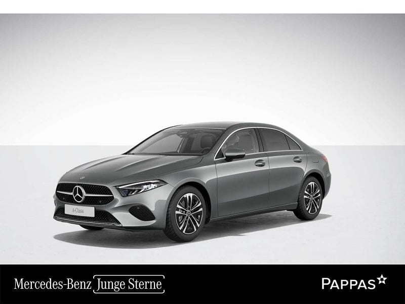 Grau Gebraucht 2024 Mercedes A180 Progressive Limousine | € 35.850 (Teuer) - Bild 1/2