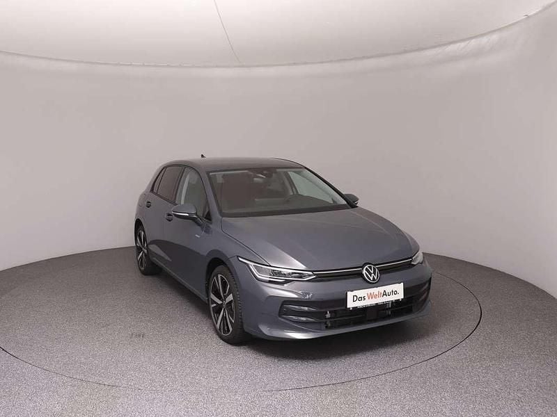 Gebraucht VW Golf VIII 150 PS (110 kW) 2025 Grau Limousine