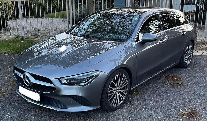 Grau Gebraucht 2021 Mercedes CLA200 Shooting Brake Kombi | € 26.590 (Fairer Preis) - Bild 1/4