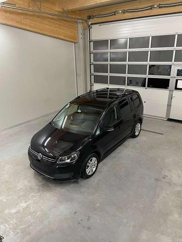 Schwarz Gebraucht 2011 VW Touran Comfortline Van / Kleinbus | € 5.500 (Fairer Preis) - Bild 1/4