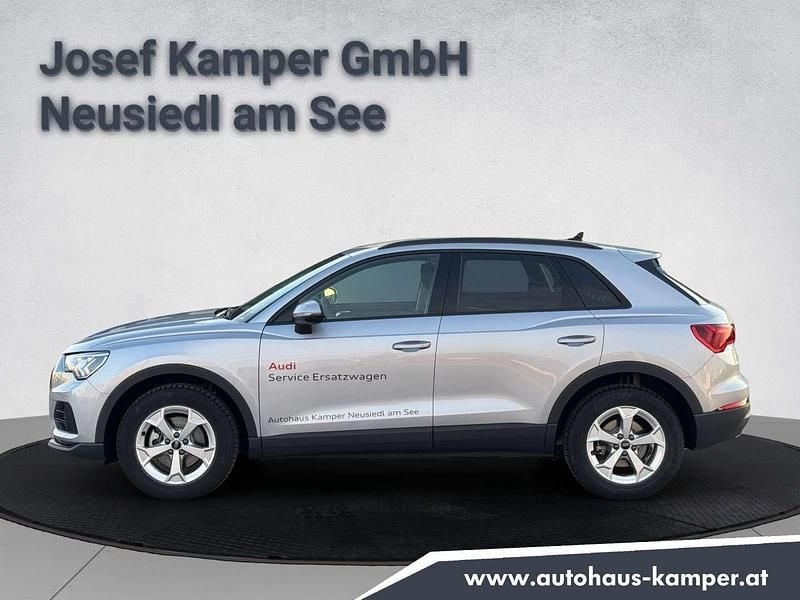 Gebraucht Audi Q3 Ambiente 150 PS (110 kW) 2025 Silber  metallic SUV