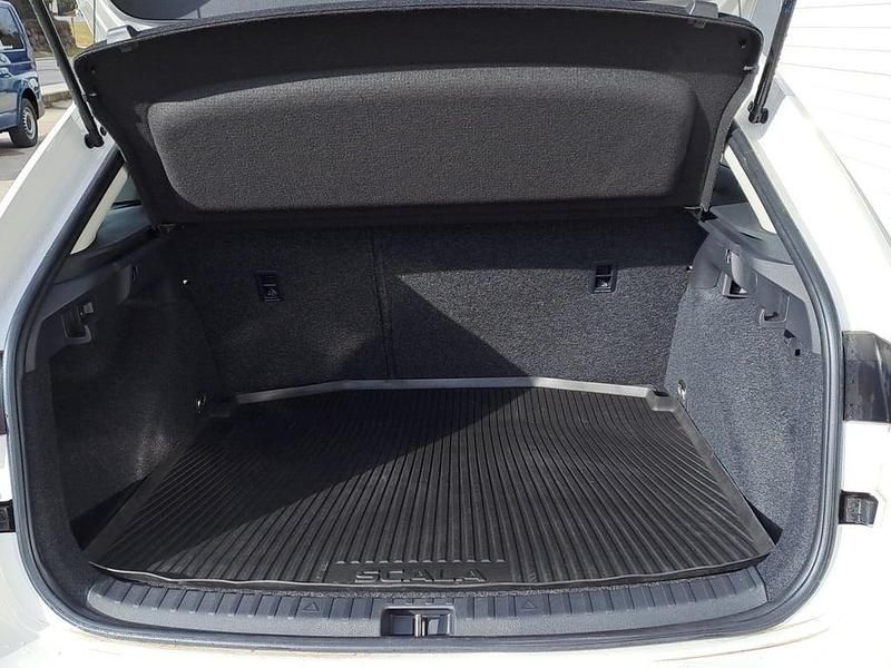 Neu Skoda Scala Essence 95 PS (69 kW) 2026 Weiss  normal Kleinwagen