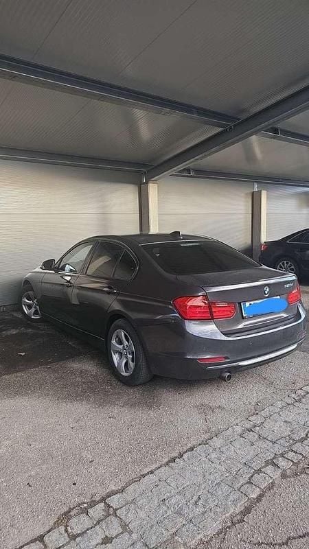 Gebraucht BMW 320 184 PS (135 kW) 2012 Limousine