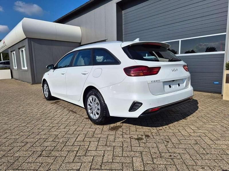 Neu Kia Ceed Sportswagon Vision 140 PS (102 kW) 2025 Weiß Kombi