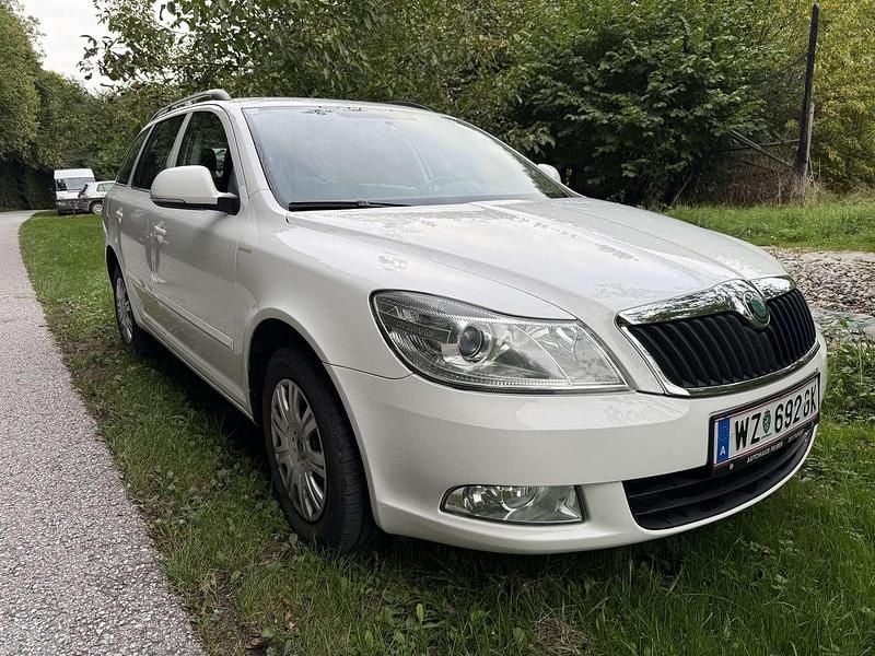 Gebraucht 2012 Skoda Octavia Elegance Kombi | € 4.890 (Fairer Preis) - Bild 1/4