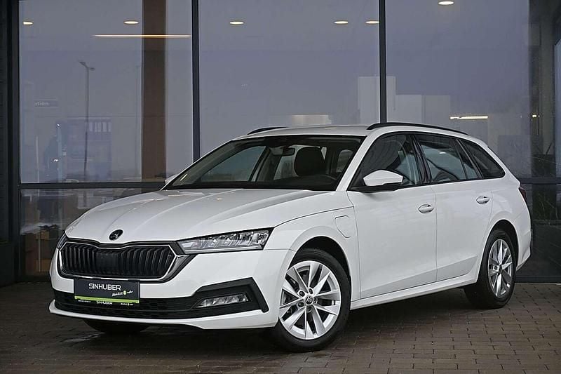 Weiß Gebraucht 2022 Skoda Octavia Style Kombi | € 22.890 (Superpreis) - Bild 1/4