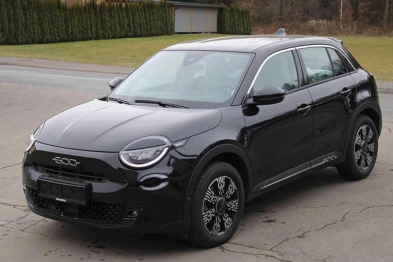 Gebraucht Fiat 600 101 PS (74 kW) 2024 Schwarz SUV