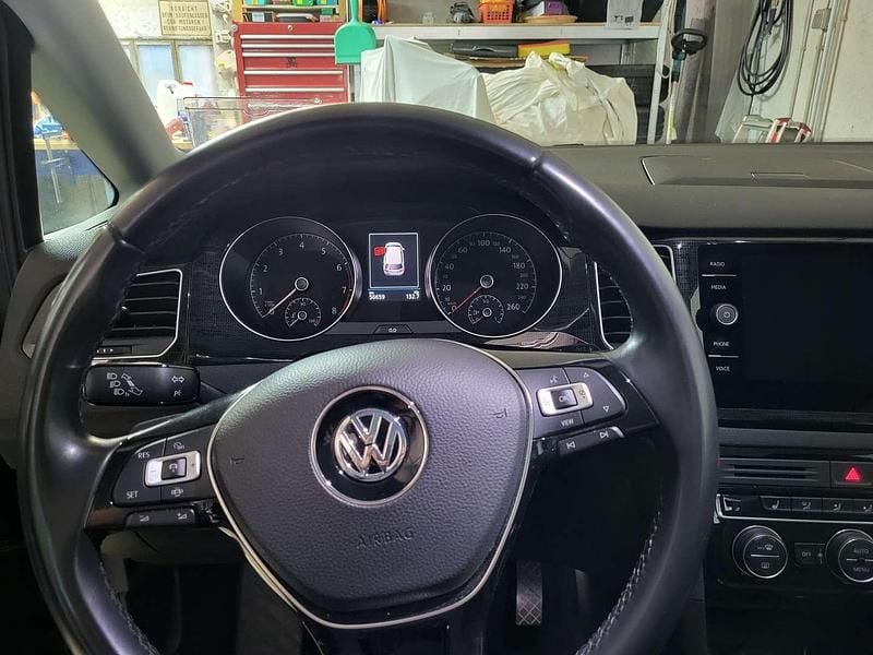 Gebraucht VW Golf VII Highline 116 PS (85 kW) 2019 Grau Limousine