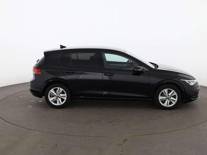 Gebraucht VW Golf VIII Life 150 PS (110 kW) 2022 Schwarz Limousine