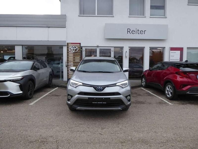 Silber Gebraucht 2016 Toyota RAV4 Hybrid SUV | € 18.990 (Fairer Preis) - Bild 1/4