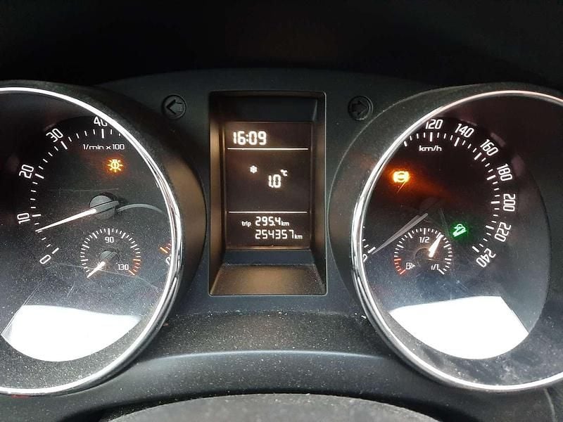 Gebraucht Skoda Yeti Active 105 PS (77 kW) 2010 Silber SUV