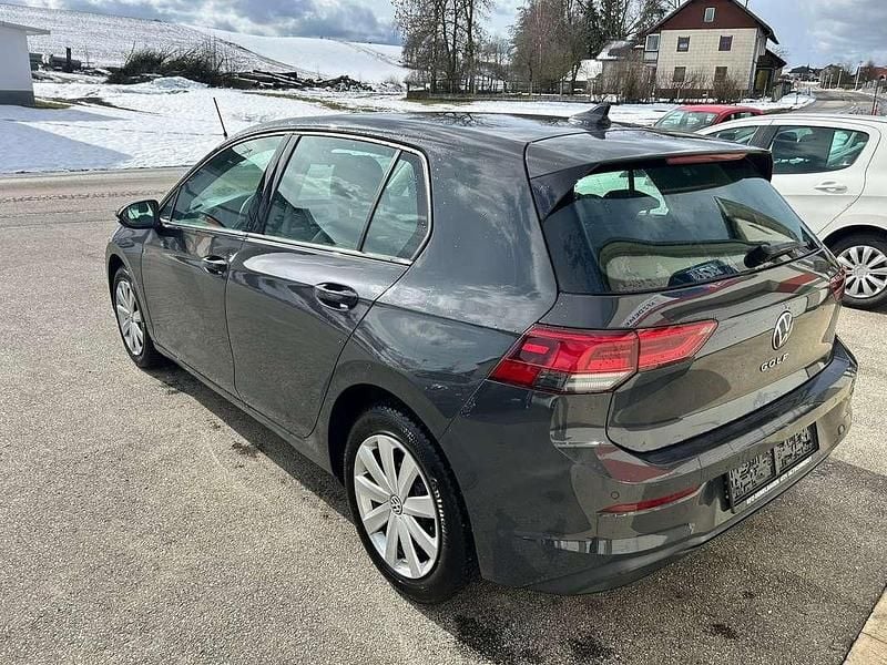 Gebraucht VW Golf VIII Life 116 PS (85 kW) 2022 Grau Kleinwagen
