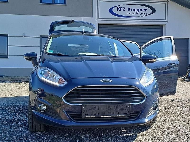Gebraucht Ford Fiesta Titanium 75 PS (55 kW) 2016 Blau Kleinwagen