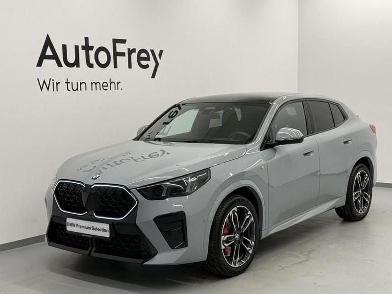 Grau Gebraucht 2025 BMW X2 Luxury Line SUV | € 54.890 - Bild 1/4